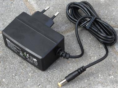 5V 15 Watt DC tápegység